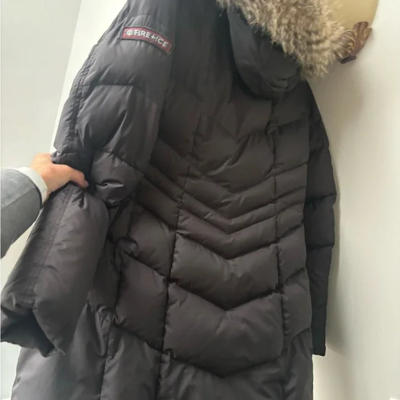 Bogner knee length puffer coat. EUC, black, size 6. Original hood not included. - Picture 2 of 9